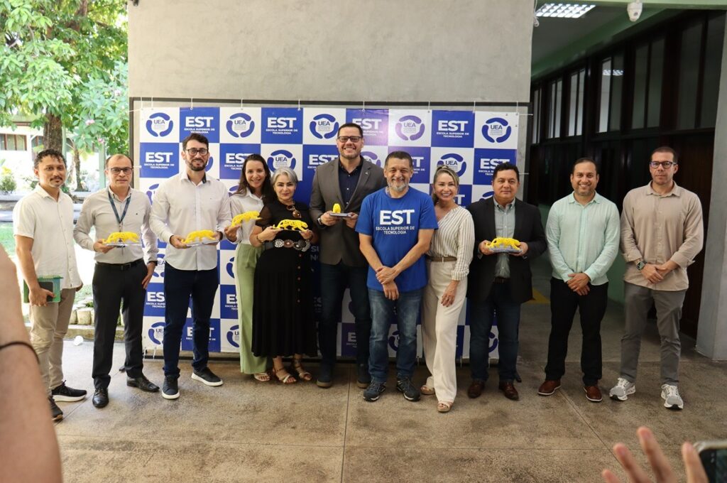 Suframa visita Escola Superior de Tecnologia da UEA e conhece projeto de inovação voltado à segurança pública