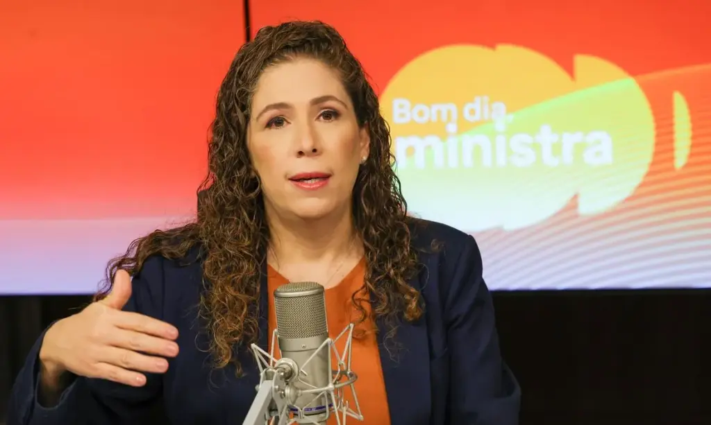 Governo sanciona lei para expandir quadro de servidores e fortalecer serviços públicos