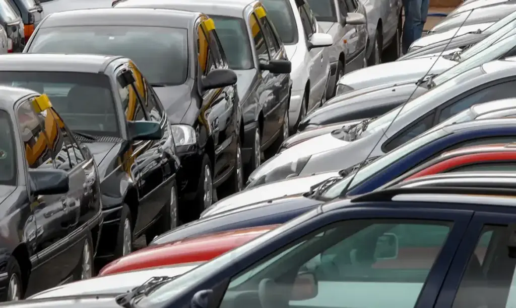 Produção automotiva em março atinge pico inédito desde 2019, impulsionada por vendas