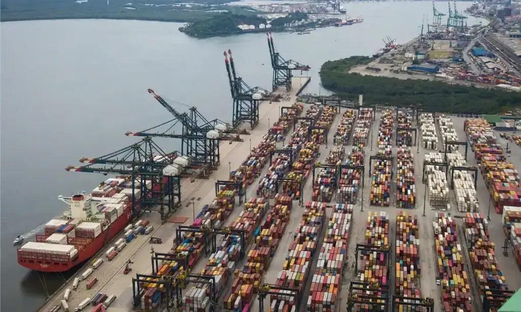 Porto de Santos agiliza chegada de gasolina para evitar desabastecimento em SP