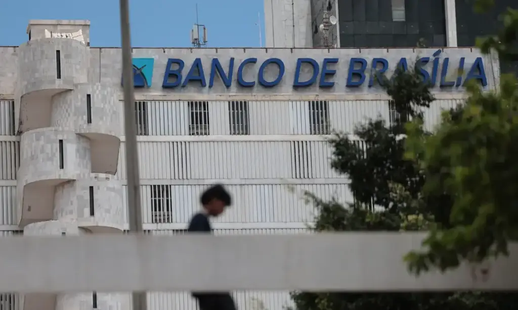 Fundo propõe R$ 15 bilhões por ativos do BRB ligados ao Banco Master