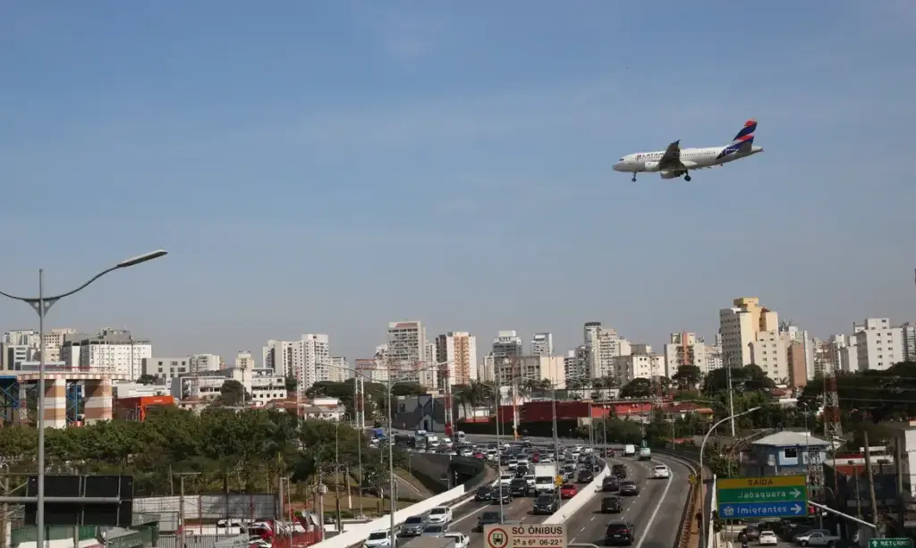 Companhias aéreas ganham linha de crédito emergencial para aliviar pressão de custos
