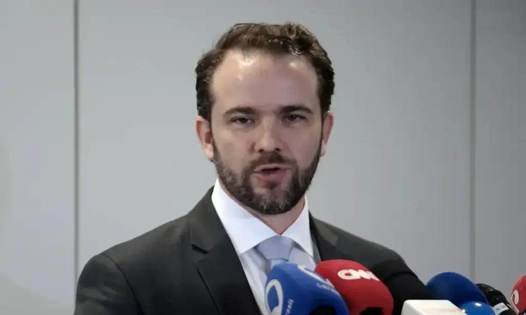 Governo anuncia novo Desenrola com FGTS para quitar dívidas