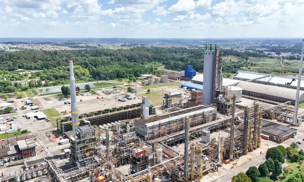 Petrobras reacende produção de ureia no Paraná após seis anos