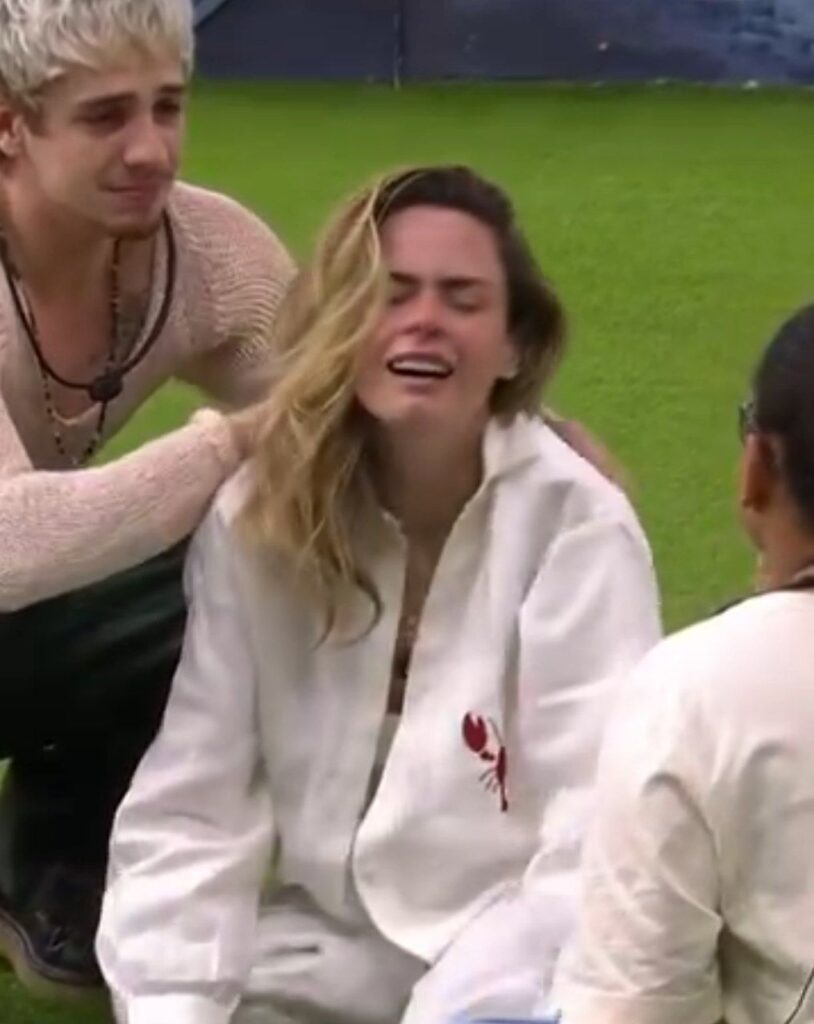 FORÇA | Ana Paula Renault compartilha perda do pai com participantes após receber notícia no confessionário do BBB26