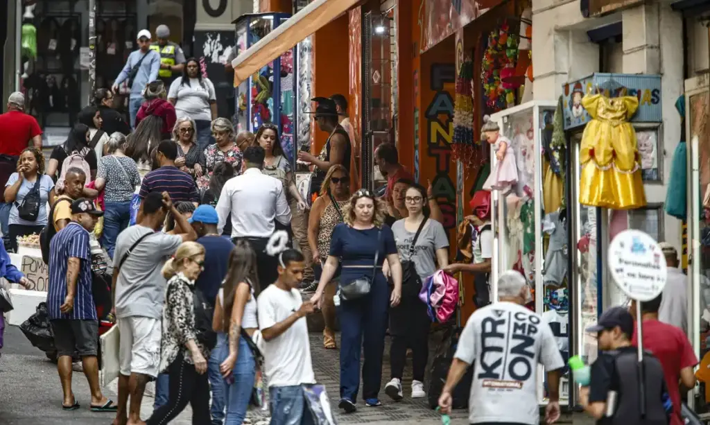 Dia das Mães em SP: vendas devem crescer 3% e movimentar R$ 82 bilhões, aponta FecomercioSP