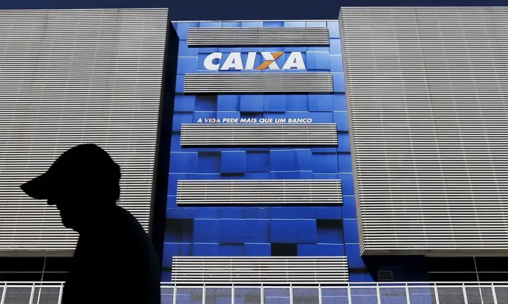 Lucro da Caixa registra queda expressiva impulsionada por novas regras de provisão do BC
