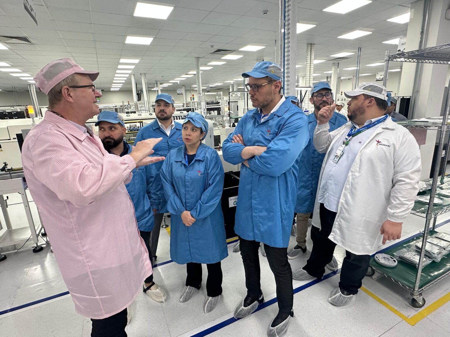 Suframa visita unidade da ADATA no Polo Industrial de Manaus e acompanha produção de SSDs e módulos de memórias
