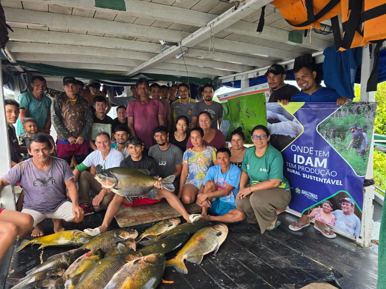 APOIO DO IDAM pescadores de Tefé dão início à pesca do tambaqui após fim do período de defeso
