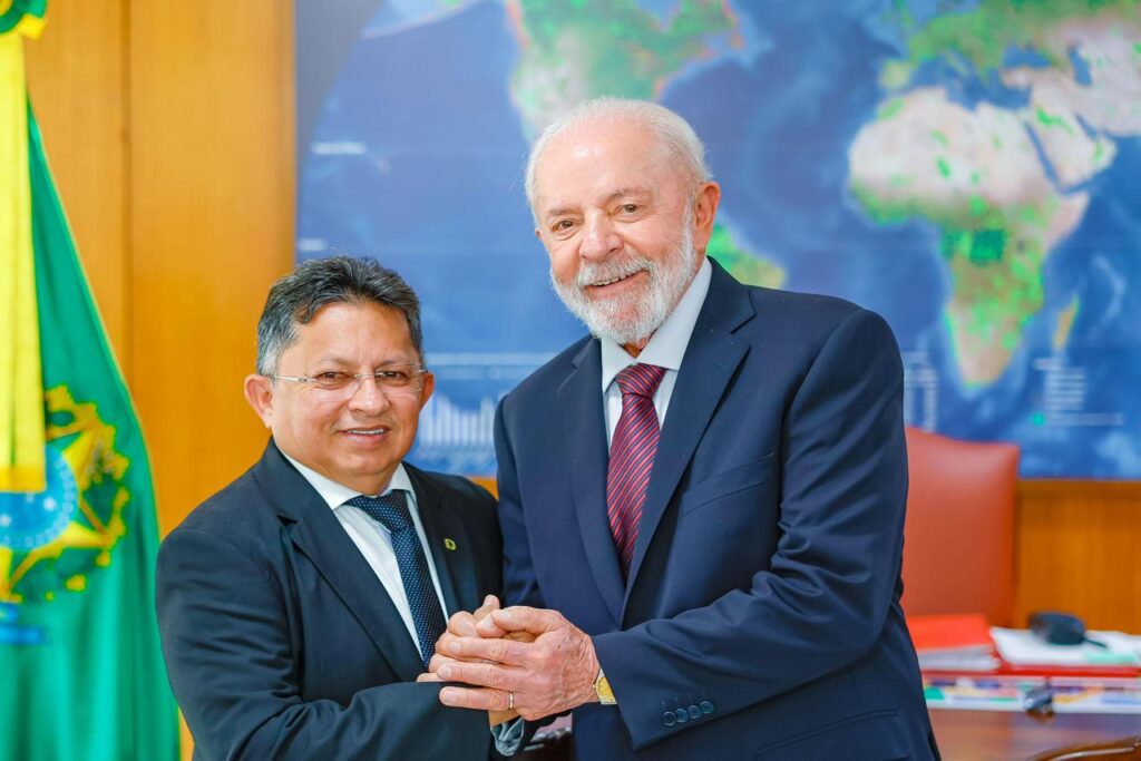 TODOS NO PALANQUE DO LULA Políticos de todas as bandeiras devem acompanhar a visita de dois dias do presidente ao Amazonas