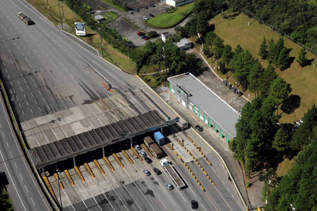 Governo de SP amplia segurança no corredor de exportação da Anchieta com melhorias para circulação de caminhões de até 30 metros