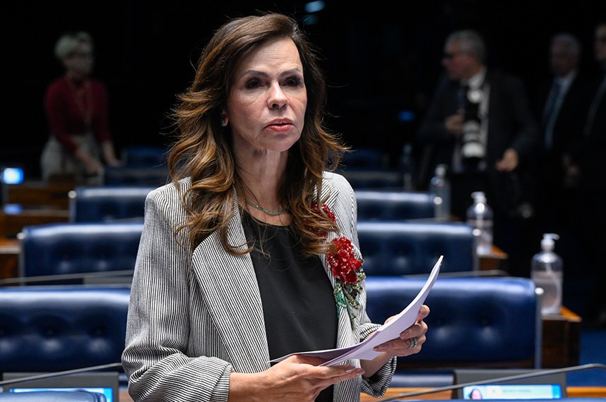 Senado aprova piso de R$ 5.130 para professores e nova regra de reajuste