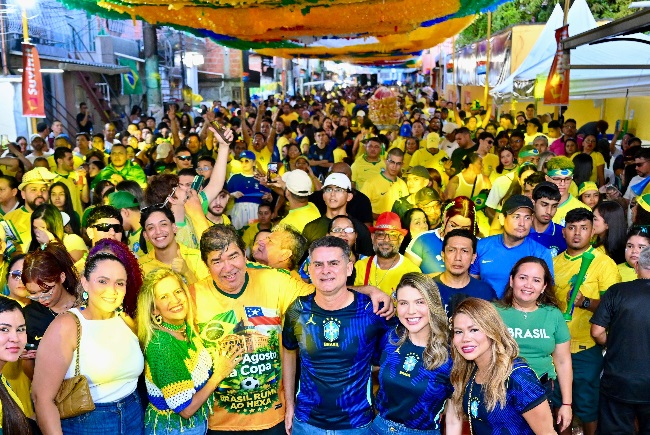 DAVID ALMEIDA destaca a força das comunidades durante programação da Rua da Copa no Morro da Liberdade