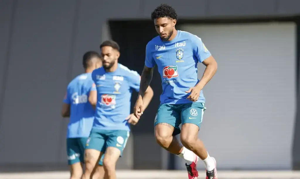 Ederson garante nova marca para o Brasil em Copas: 78 clubes representados