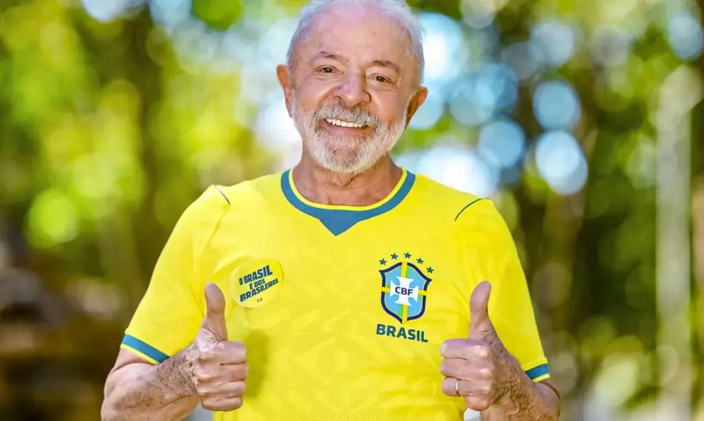 Lula incita seleção brasileira a jogar “com a alma” rumo ao hexacampeonato