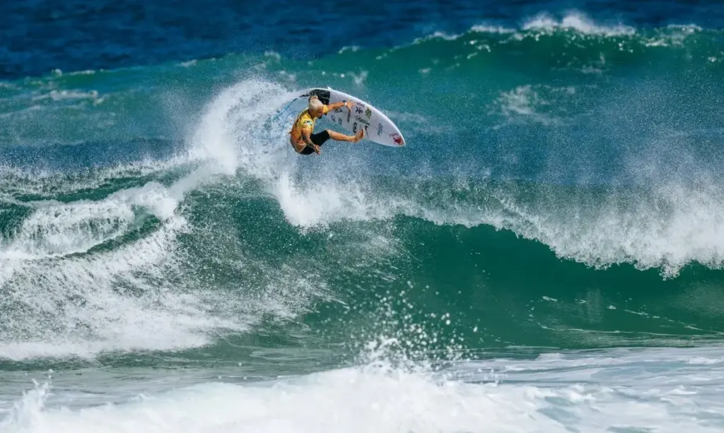 Surf no Brasil: quinteto de craques avança em Saquarema e busca vaga nas oitavas da WSL