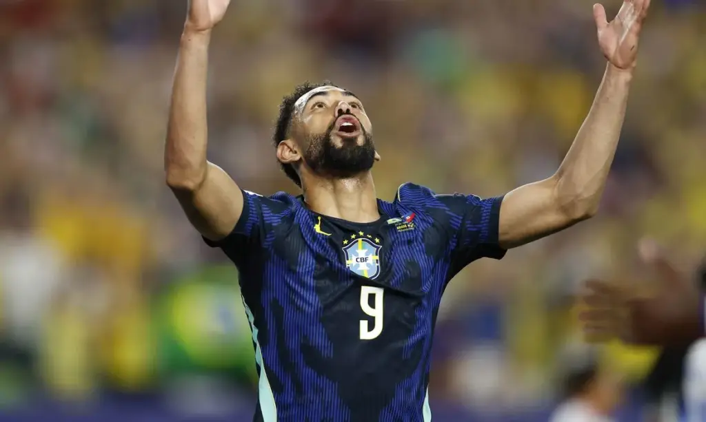 Matheus Cunha realiza sonho na Copa e exalta união do elenco brasileiro
