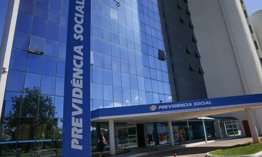 Fila do INSS atinge menor nível em 21 meses: 1,8 milhão de pedidos aguardam análise