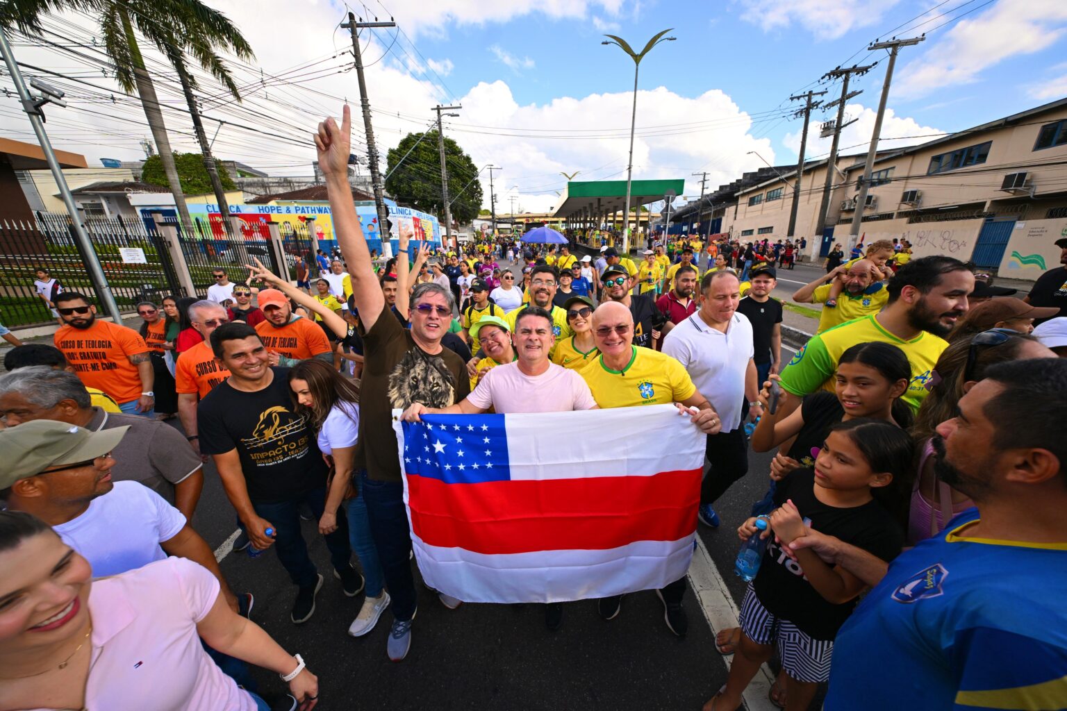 DAVID ALMEIDA participa da 32ª Marcha para Jesus e renova propósito de fé pelas famílias amazonenses