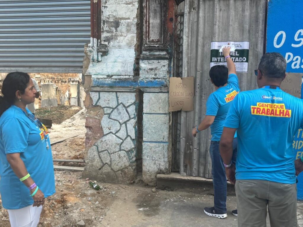 Prefeitura e Iphan embargam demolição irregular de imóvel no Centro Histórico de Manaus