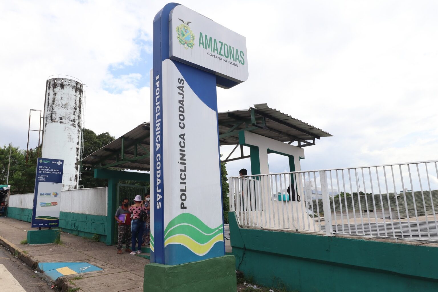 MPAM e Policlínica Codajás firmam acordo para melhorias de acessibilidade na unidade de saúde