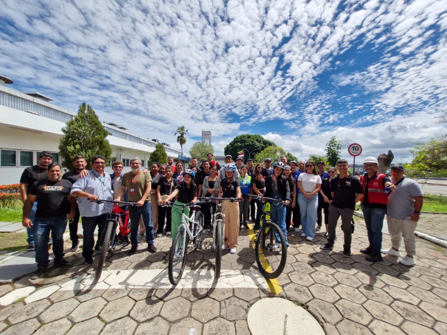 Turistas gaúchos da terceira idade e estudantes do Amazonas participam do Programa Zona Franca de Portas Abertas