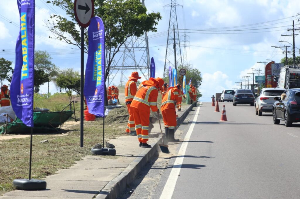 Prefeitura mantém mais de 150 frentes de limpeza urbana em Manaus e reforça serviços em todas as zonas da cidade