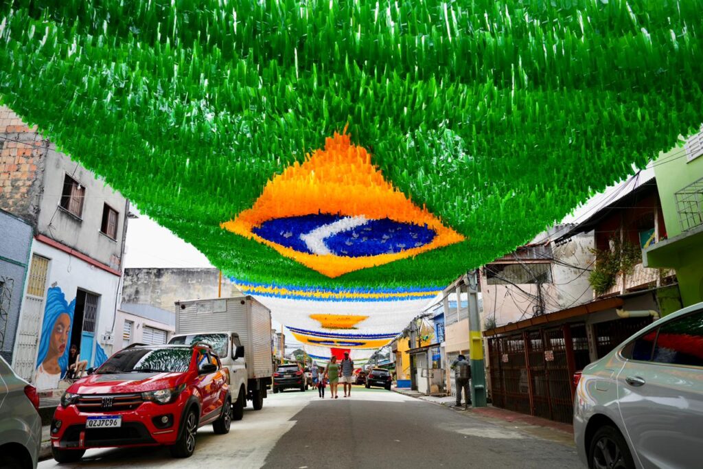 Prefeitura de Manaus realiza transmissão do jogo da Seleção Brasileira em vias contempladas pelo edital ‘Ruas da Copa’