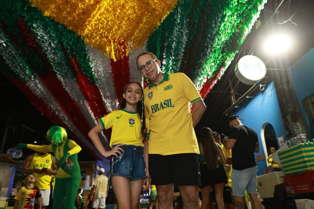 Ruas da Copa reúnem famílias e torcedores em clima de festa com apoio da Prefeitura de Manaus