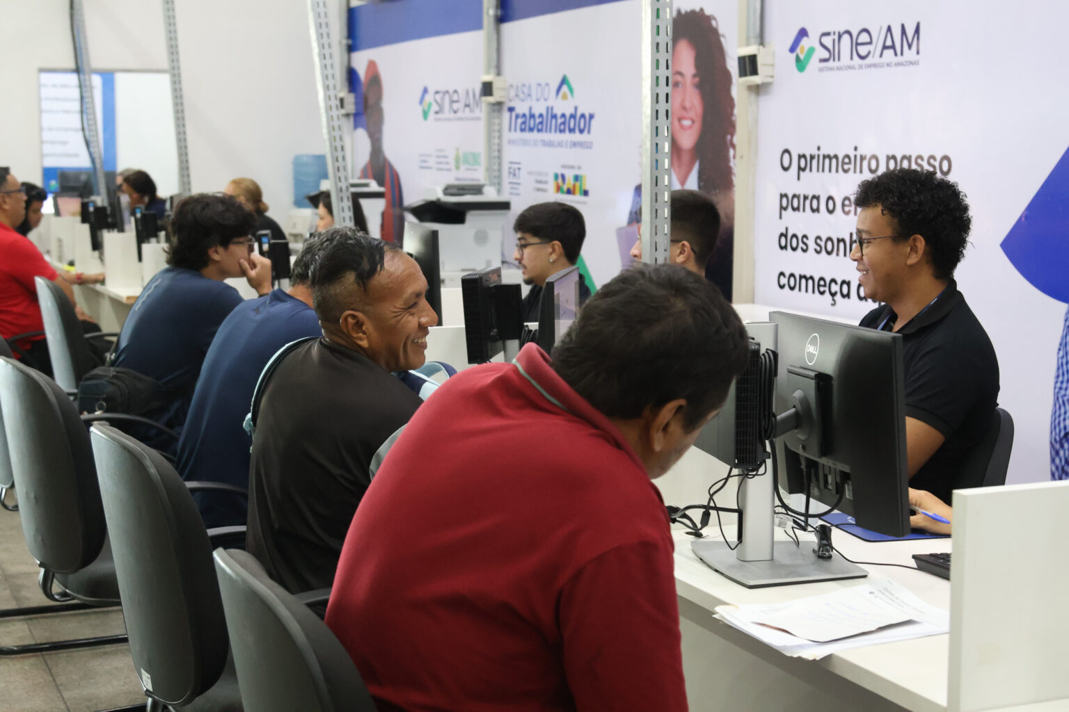 VEJA AQUI Sine Amazonas divulga 227 vagas de emprego para esta terça-feira