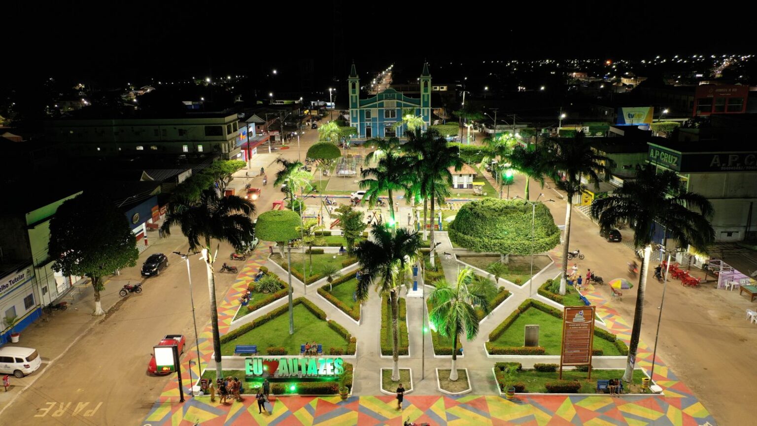 INFRAESTRUTURA Interior do Amazonas recebe investimentos em moradia, iluminação, saneamento e asfalto
