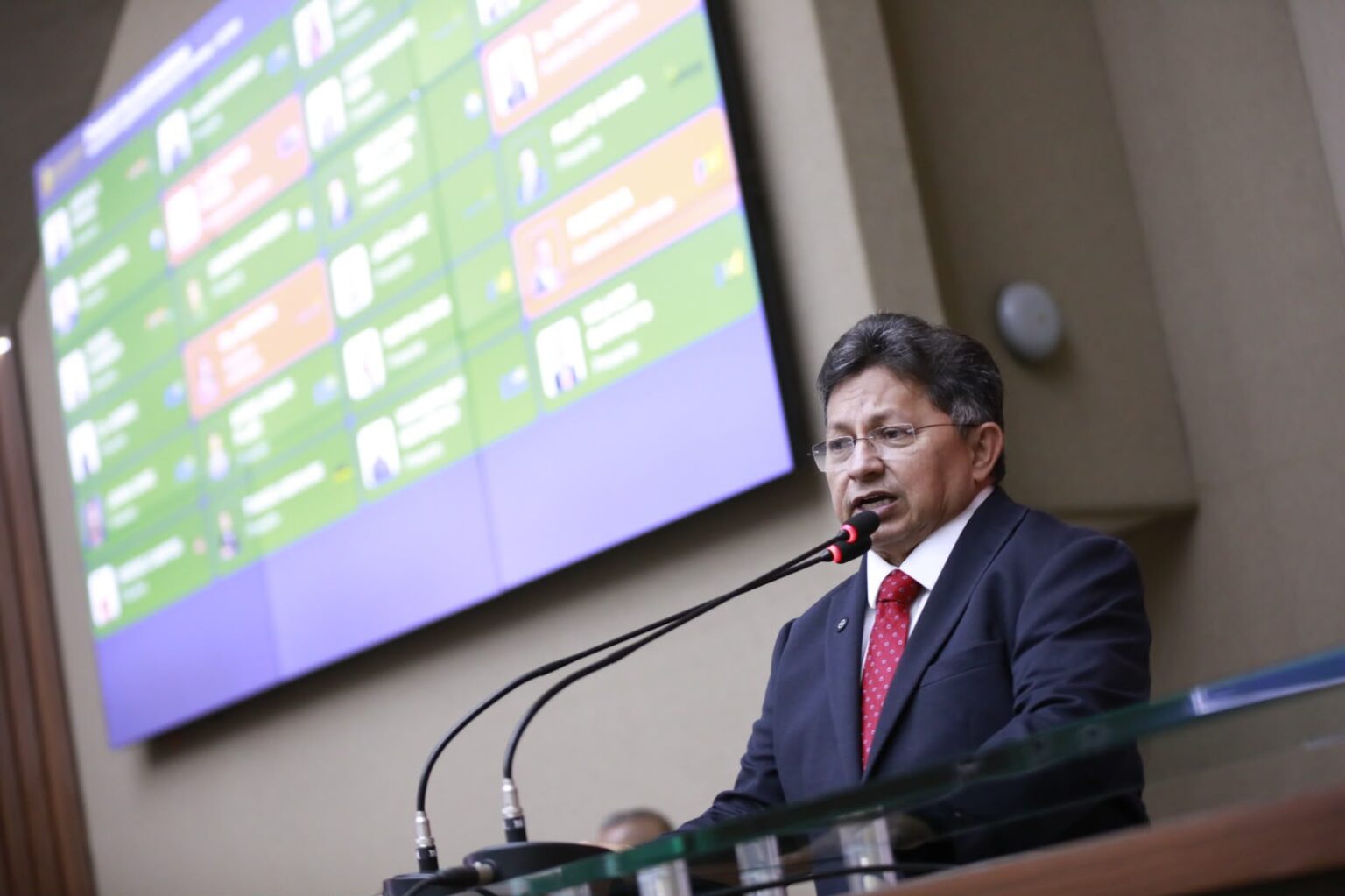 Presidente da Comissão de Energia da Aleam, Sinésio Campos, identifica mais de 2,5 mil domicílios sem energia no interior do Amazonas para inclusão no Luz para Todos