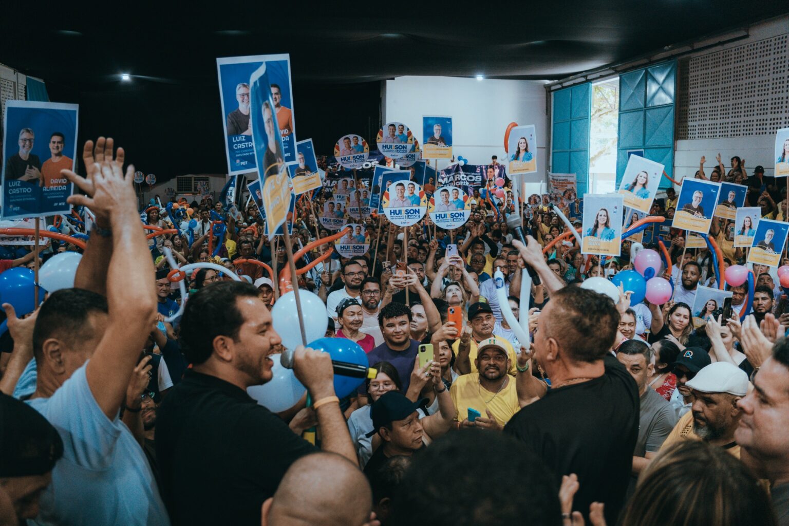 PDT reúne 2,7 mil pessoas, apresenta chapa completa e reforça aliança com David Almeida para 2026