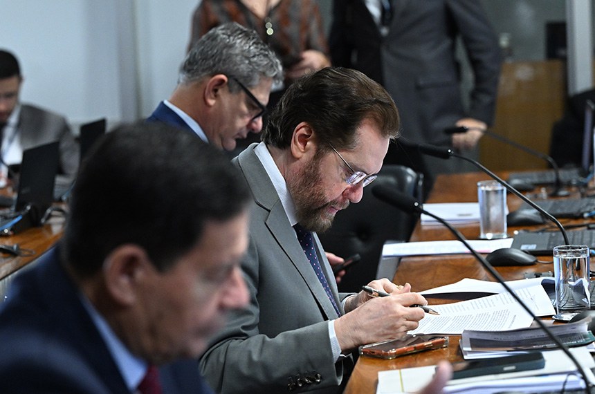 PEC do Senador Plínio Valério que dá ampla autonomia ao Banco Central vai a Plenário