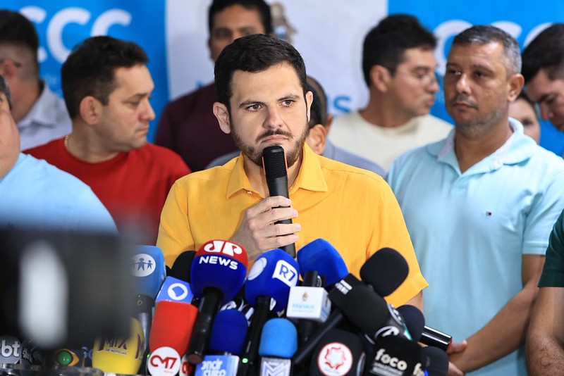 Prefeito Renato Junior afirma que cobrará Estado na Justiça por repasses do Passe Livre Estudantil e que mantém transporte coletivo em dia
