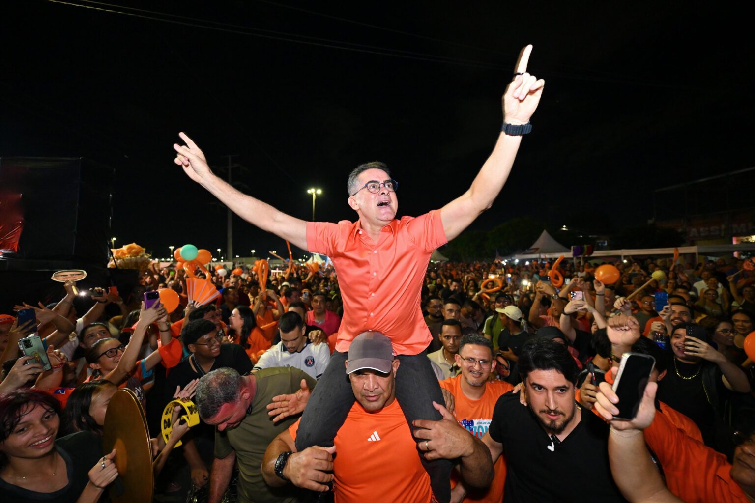 MAIOR CONVENÇÃO DO BRASIL Mais de 70 mil pessoas tomam a Alameda Alphaville na convenção de David Almeida