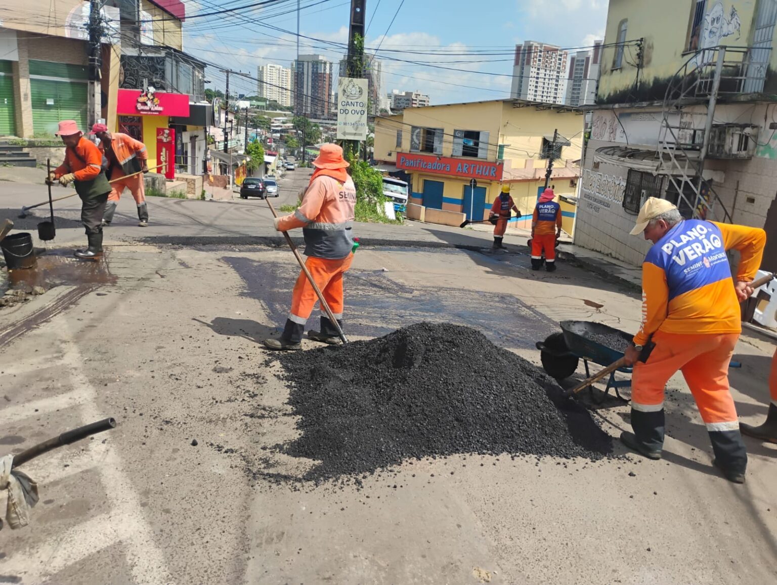 Prefeitura de Manaus intensifica recuperação asfáltica no bairro Lírio do Vale e melhora mobilidade na zona Centro-Oeste