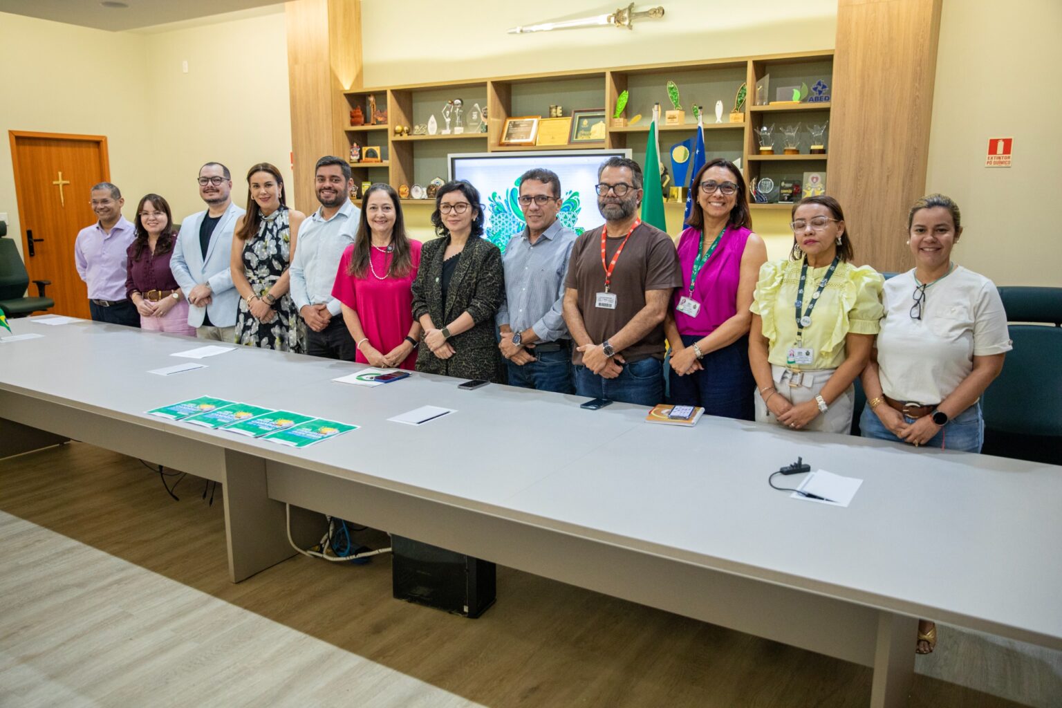 MAIS DE 4,4 MIL VAGAS UEA lança editais do Vestibular e SIS e anuncia curso inédito de Medicina Veterinária em Presidente Figueiredo